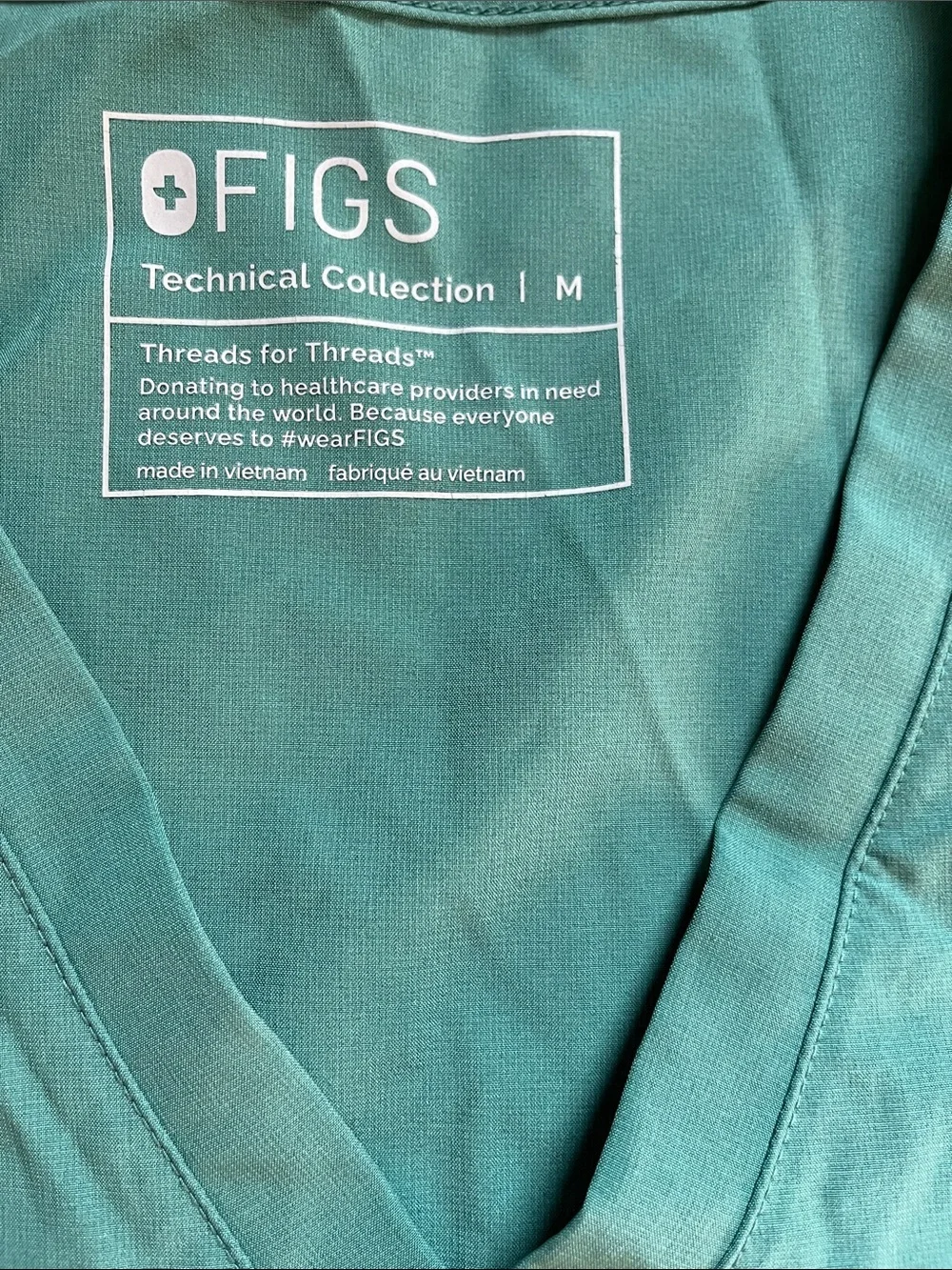 FIGS Catarina One Pocket Scrub Top FREEx Green Size M EUC Medical Uniform